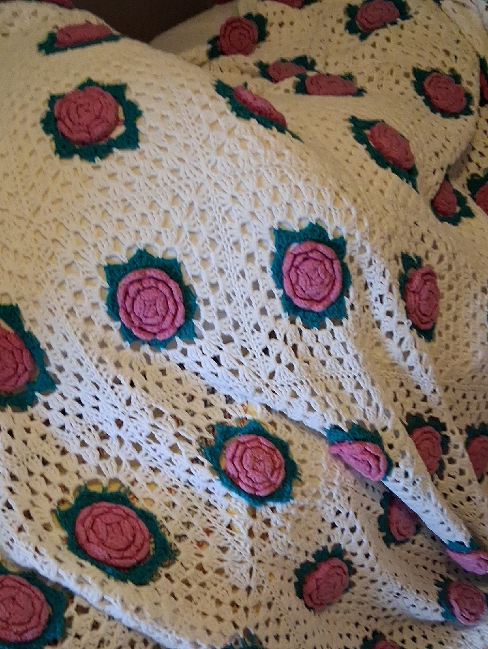 Handmade Vintage Cabbage Rose Large White Crochet Throw